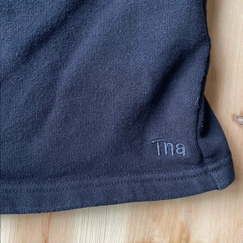 TNA comfortable black